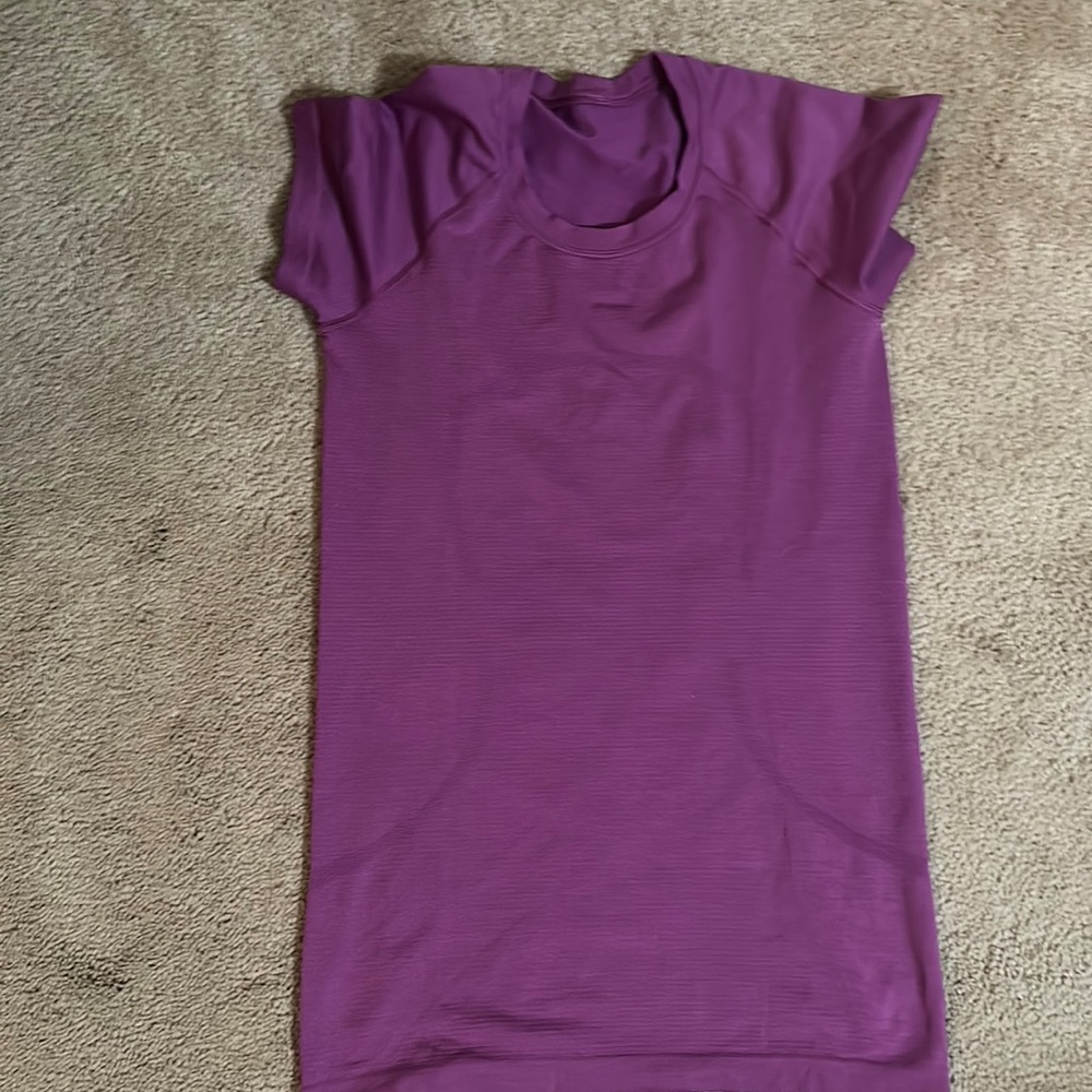 Lululemon swiftly tech short sleeve top